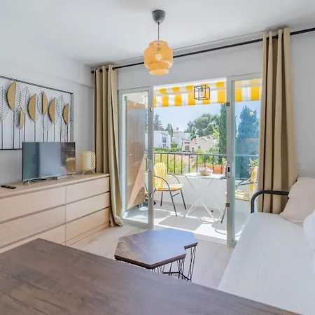 Guestready - Chasing The Sun In Malaga *
